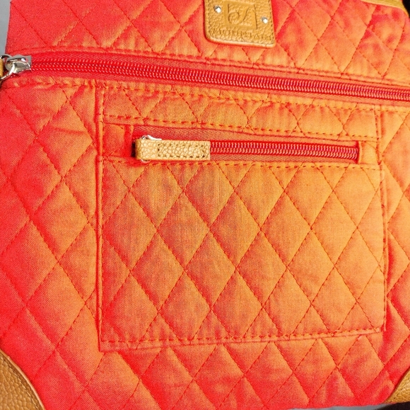 STONE MOUNTAIN Women's Crossbody Purse Quilted Lockport Style Coral Color NWT - Picture 3 of 16
